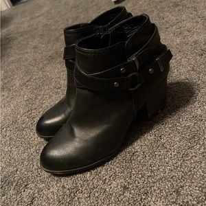 Hot tomato heeled booties